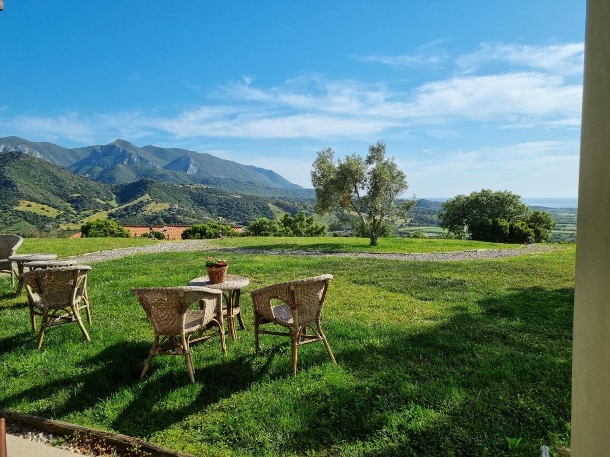 Majori Villa Fluminimaggiore Buitenkant foto