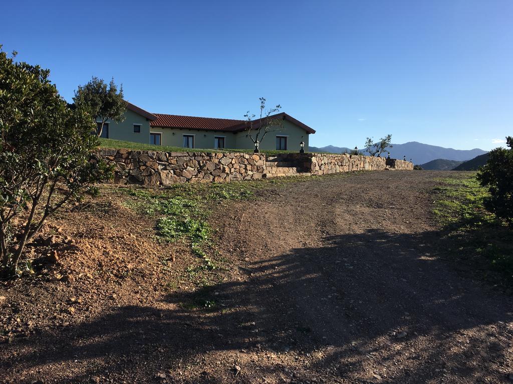 Majori Villa Fluminimaggiore Buitenkant foto